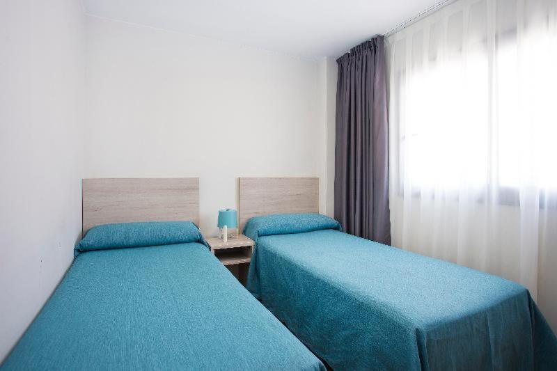 Apartamentos Maryciel By Mc Benidorm Oda fotoğraf