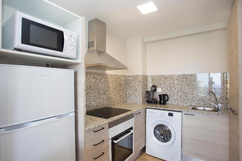 Apartamentos Maryciel By Mc Benidorm Oda fotoğraf